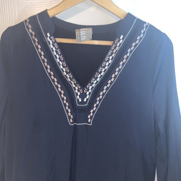 Dolan Anthropologie Navy Blue Grand Bazaar Embroidered Tunic Top Size Medium - Picture 3 of 9